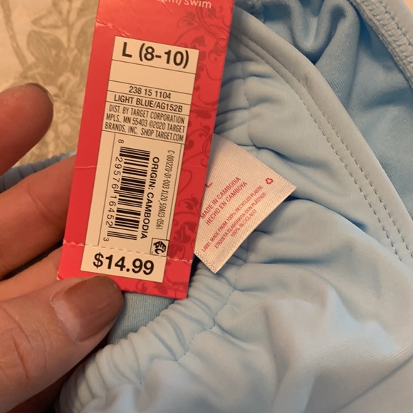 String Bikini - Picture 3 of 9